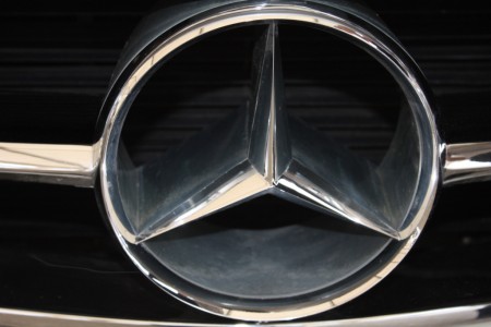 Mercedes-Benz Stern Logo Emblem alt
