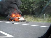 vw-kafer-cabrio-brennt-autobahn.JPG