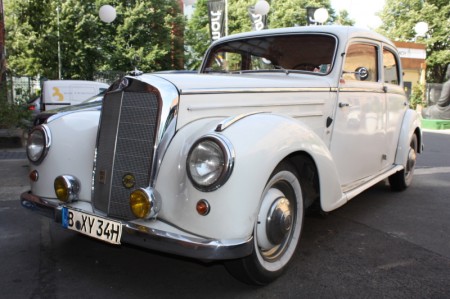 Mercedes Benz 220