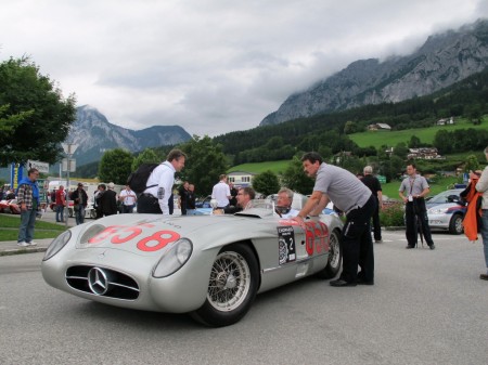 Mercedes-Benz-300-SLR-Chopard-GP-Start