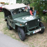 Oldtimertreffen Pinkafeld 2013 Jeep Seitenlage