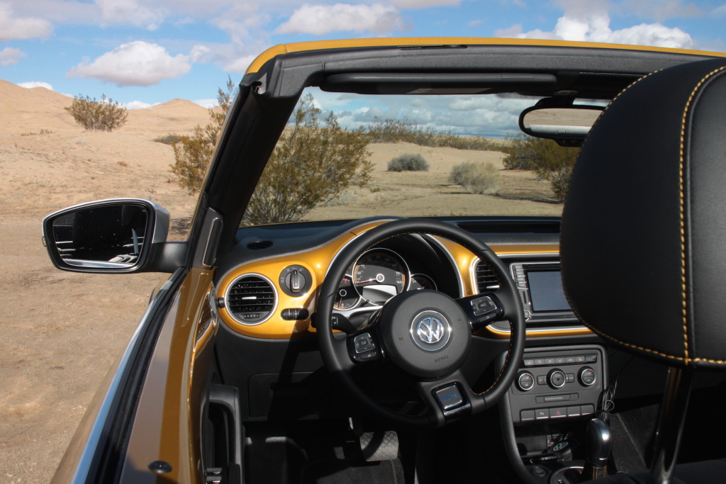VW Beetle Dune Cabrio Innenraum