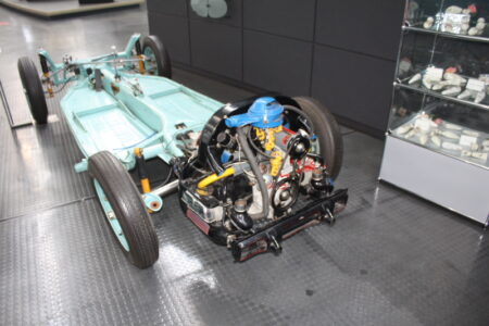 VW Käfer Fahrgestell Bodenblech Unterboden Motor Getriebe VW Käfer Fahrgestell Bodenblech Unterboden Motor Getriebe