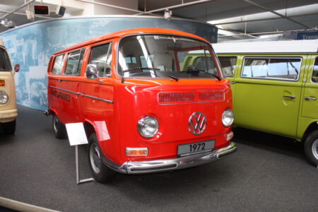 VW Bus Bulli T2 Treffen 75 Jahre