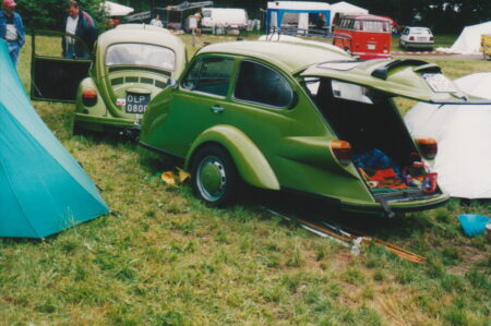 VW Käfer mit VW Käfer Anhänger