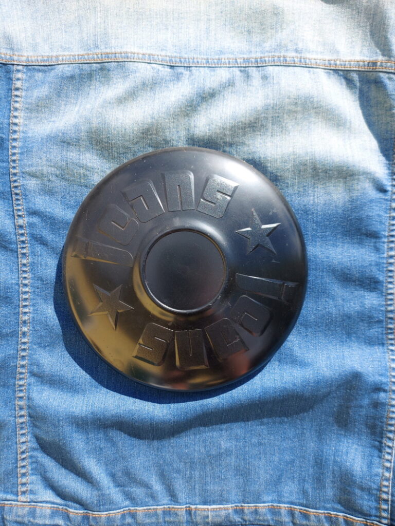 VW Käfer Jeans Radkappe