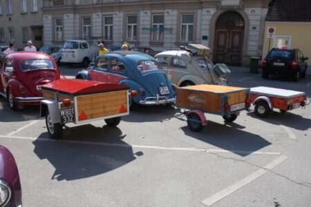 VW Käfer mit Wohnwagen, Anhänger und Anhängerkupplung – Zugkraft mit Kultfaktor