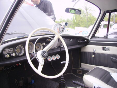 VW Karmann Ghia Typ 34 Innenraum Tuning Gene Berg Shifter Shift Light Zusatzinstrumente